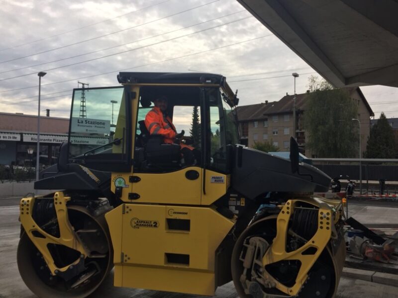 Neue Maschinen und Fahrzeuge